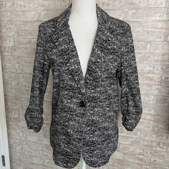 Soho Apparel Jackets & Blazers - Soho Apparel black and white print blazer size L